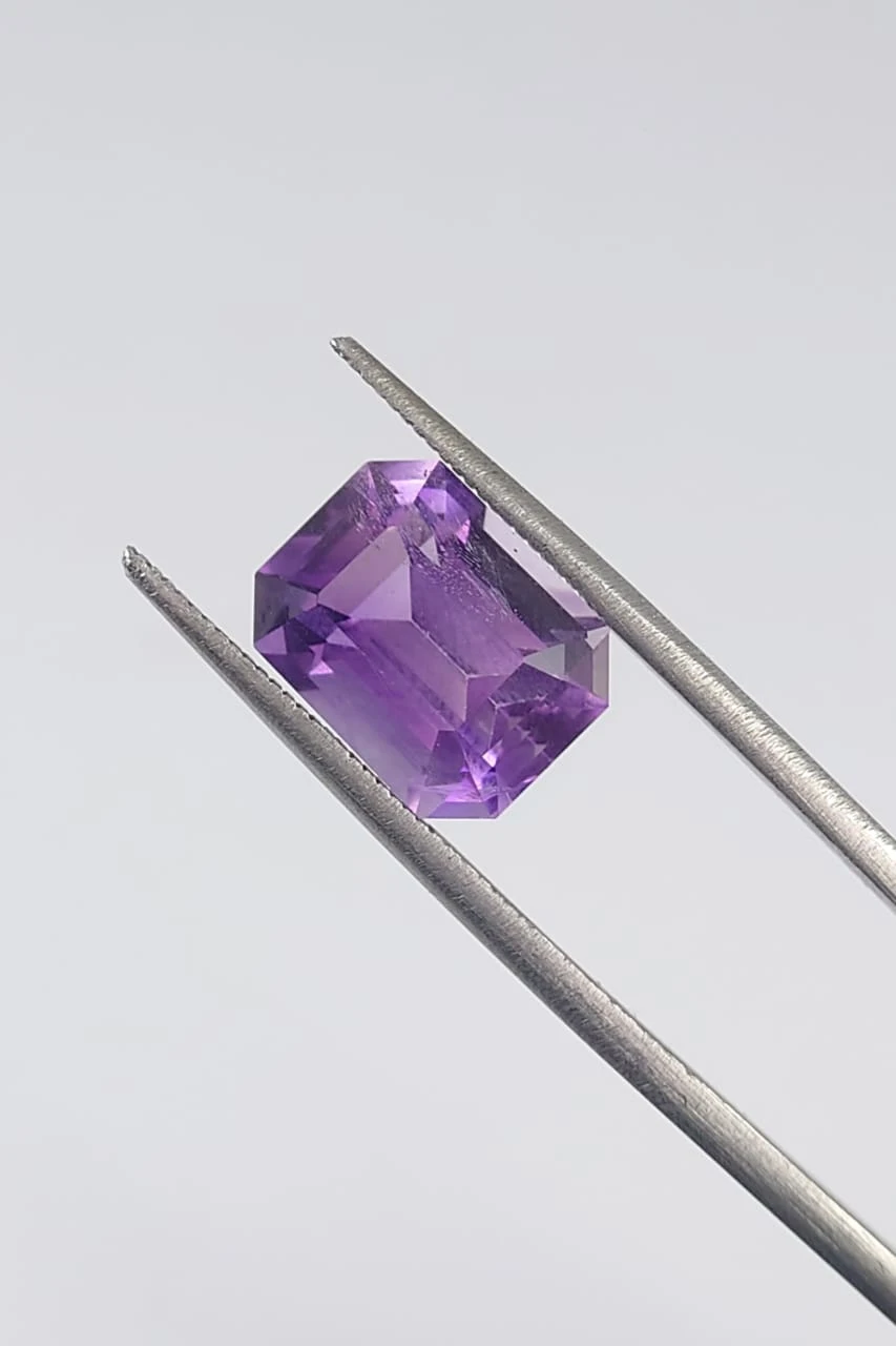 4.65ct Natural Amethyst Emerald Cut loose Gemstone From Nigeria — view 4